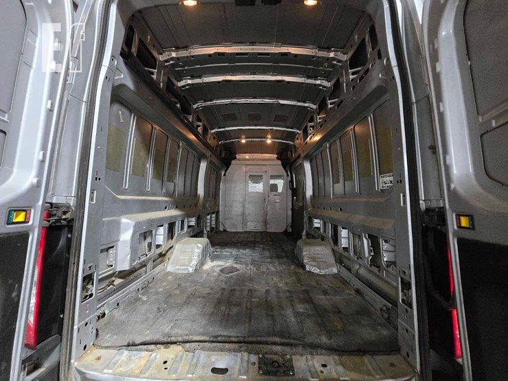 2015-ford-transit-image-16