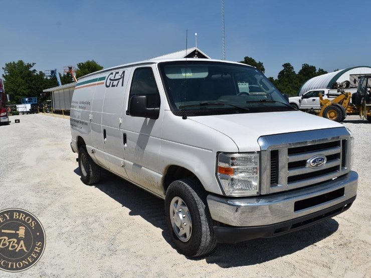 2014-ford-e250-image-7