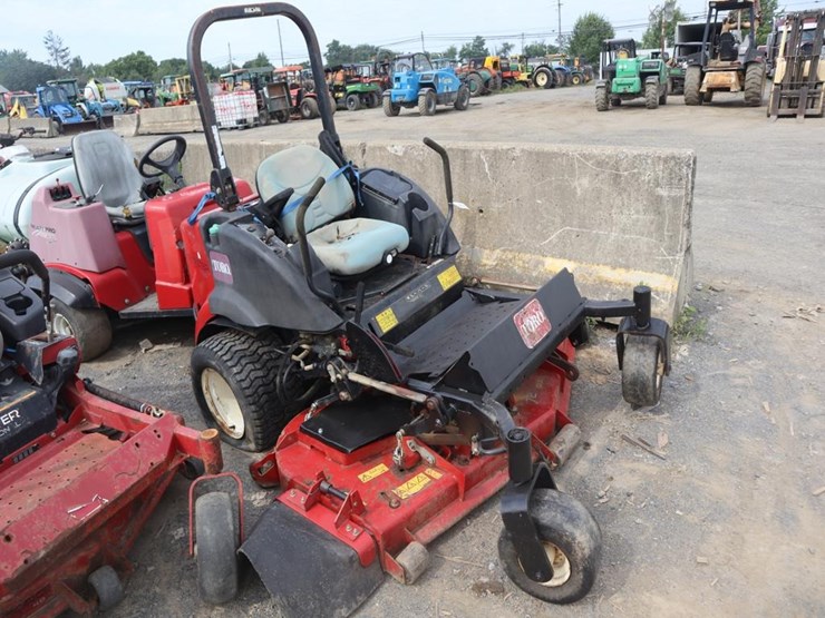 toro-groundmaster-7210-diesel-zero-turn-mower-image-2