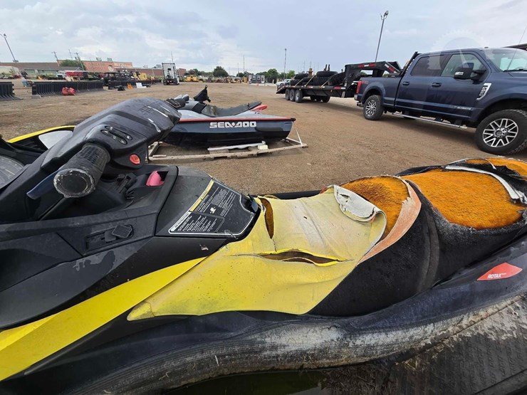 2015-sea-doo-rxt-jet-ski-image-9