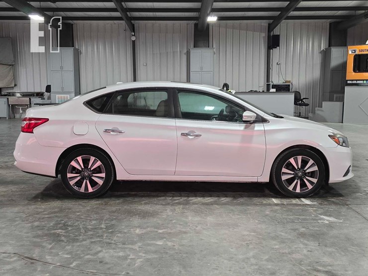 2017-nissan-sentra-image-6