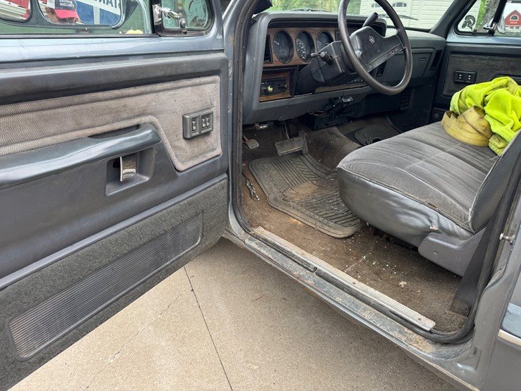 1991-dodge-ram-350-image-30
