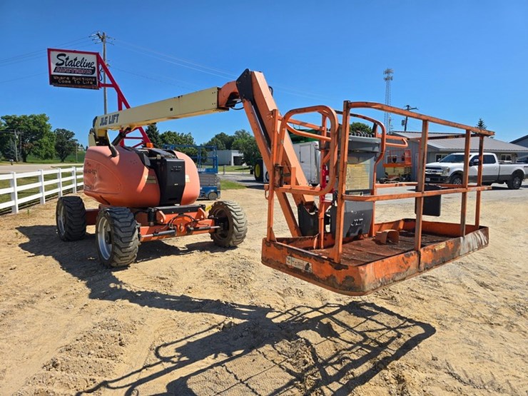 2013-jlg-600aj-image-7