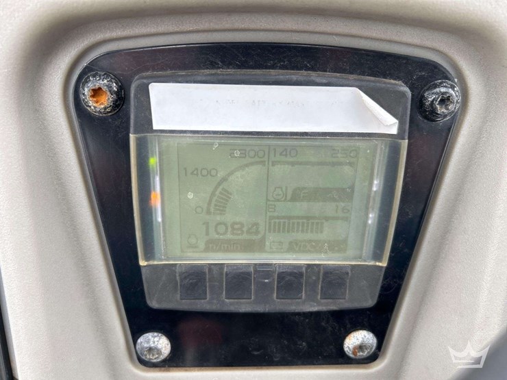 2014-caterpillar-cb34-image-12