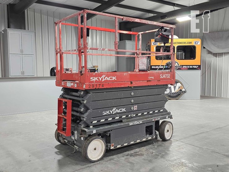 2020-skyjack-sj4732-image-3