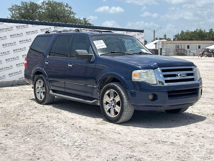 2010-ford-expedition-image-2