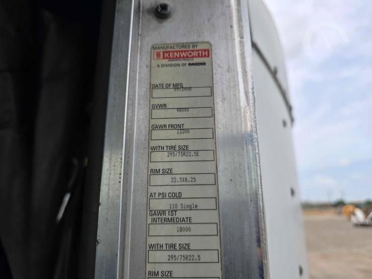 2009-kenworth-t660-image-32