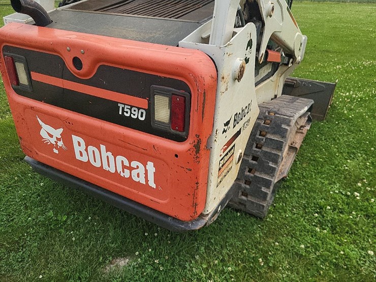 2016-bobcat-t590-skid-loader-image-19