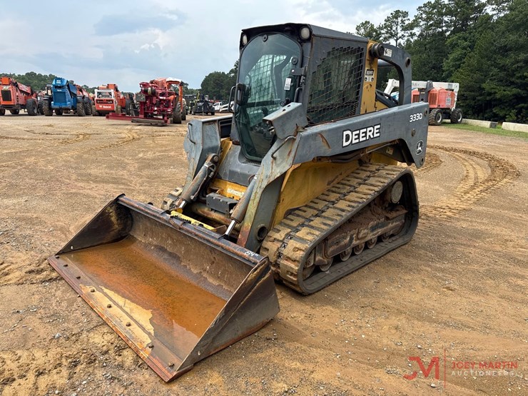 2011-deere-333d-image-3
