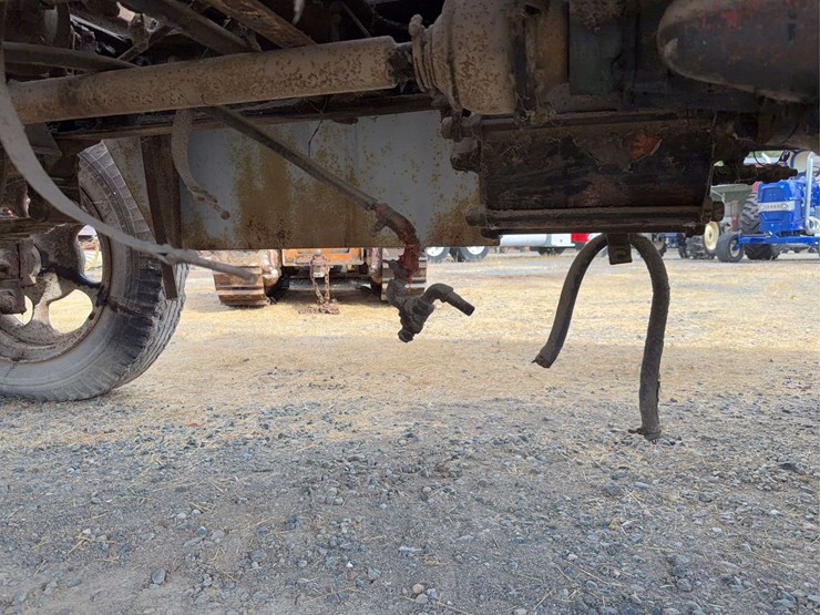mack-c-cab-dump-truck-image-36
