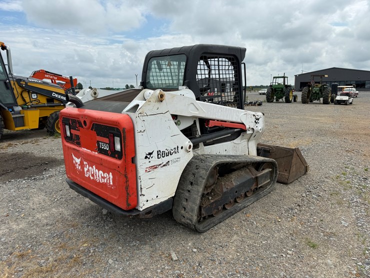 bobcat-t550-image-3