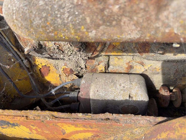 caterpillar-ten-image-25