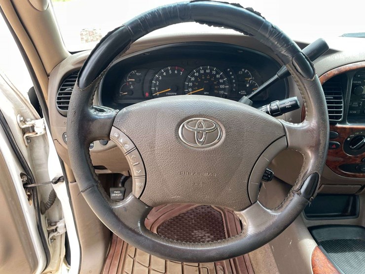 2004-toyota-tundra-image-12