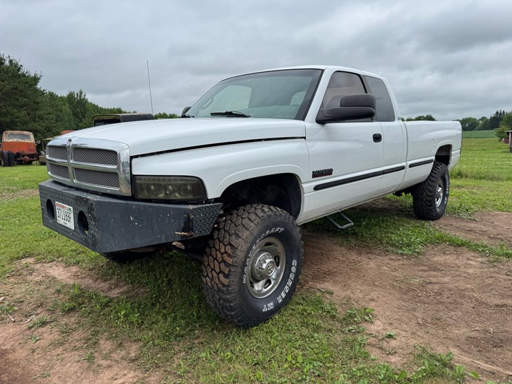 1999-dodge-ram-2500-image-1
