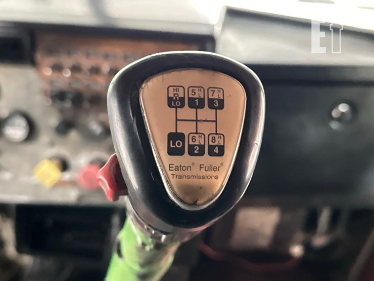 1994-peterbilt-378-image-21