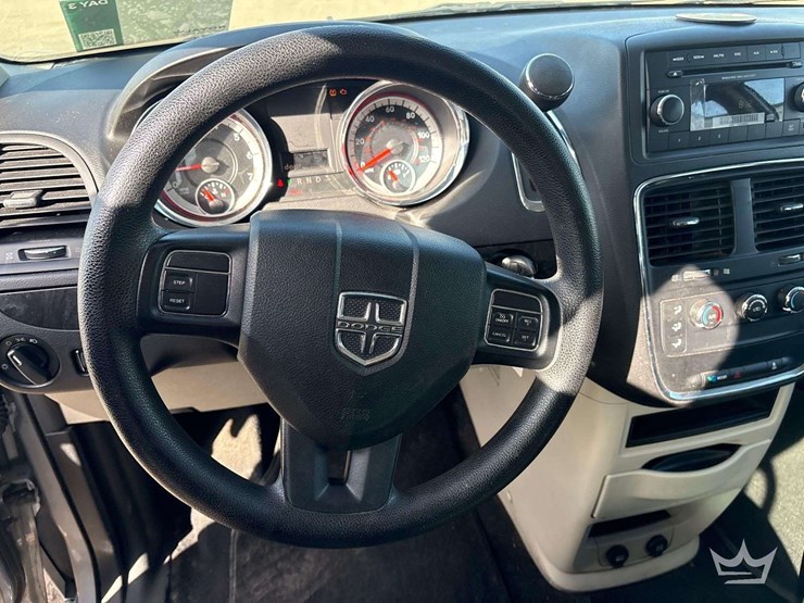 2015-dodge-grand-caravan-image-13