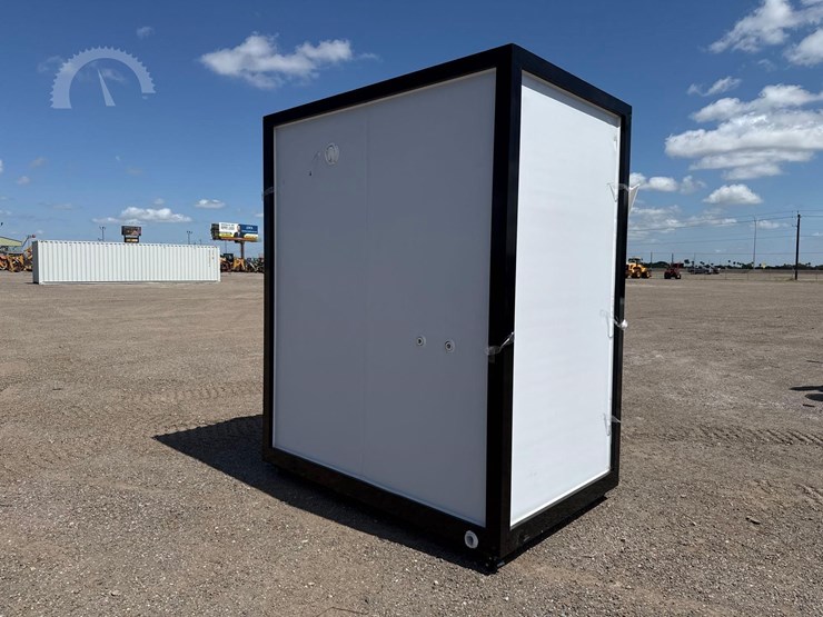 mobile-toilet-with-shower-image-3