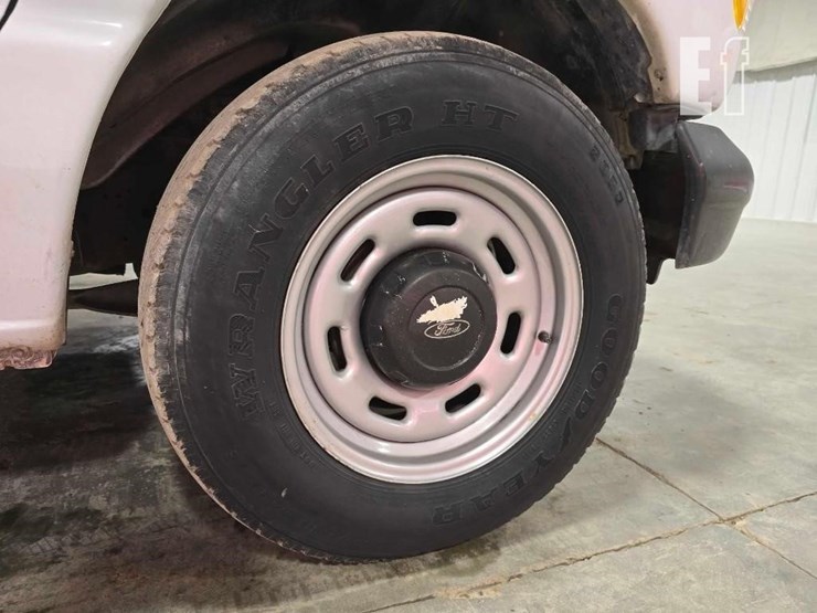 2005-2005-ford-econoline-van-6670-image-22