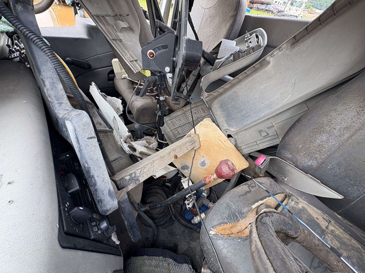 2009-international-durastar-4300-image-16