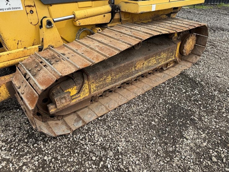 2004-komatsu-d31px-21-image-12