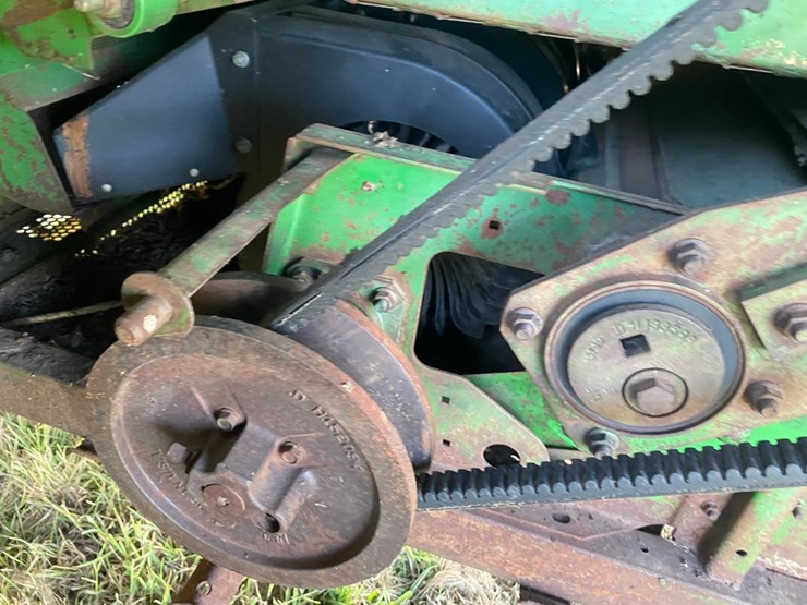 john-deere-9600-4x4-combine-image-30