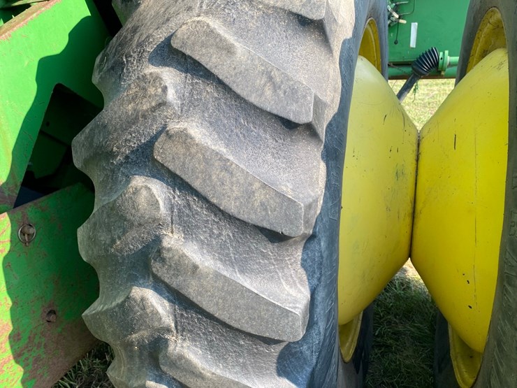 john-deere-9600-4x4-combine-image-92