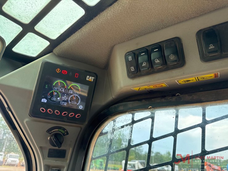2020-caterpillar-262d3-image-19