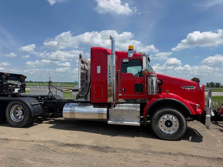 2012-kenworth-t800-image-3