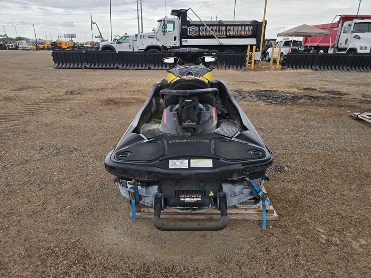 2015-sea-doo-rxt-jet-ski-image-8