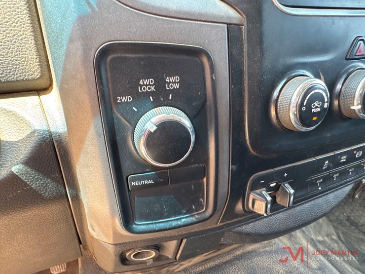2016-dodge-3500-image-21
