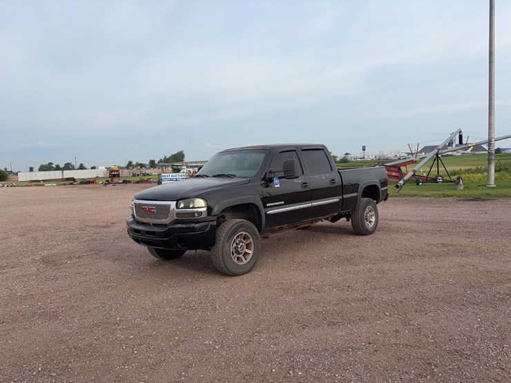 2003-gmc-sierra-2500hd-image-1