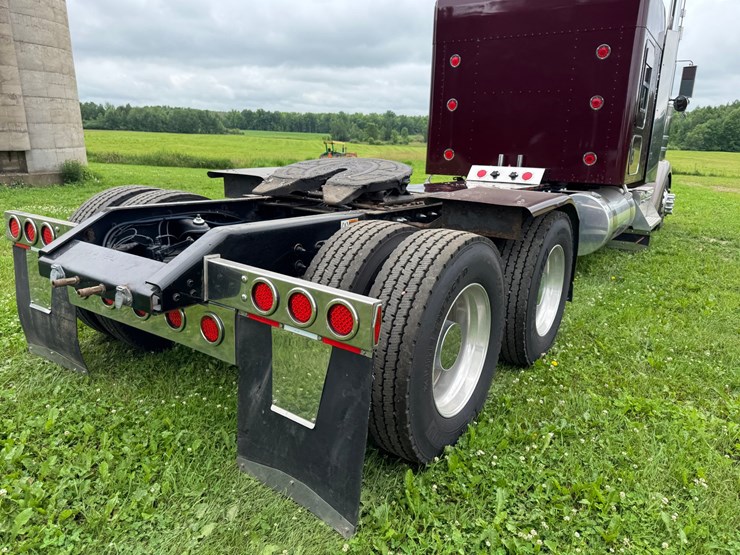 2021-kenworth-w900l-image-9