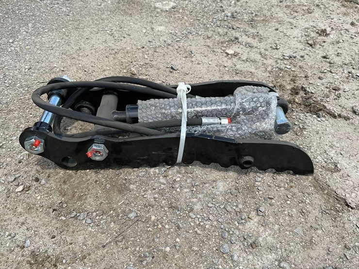 2026-future-excavator-hydraulic-thumb-clip-image-2