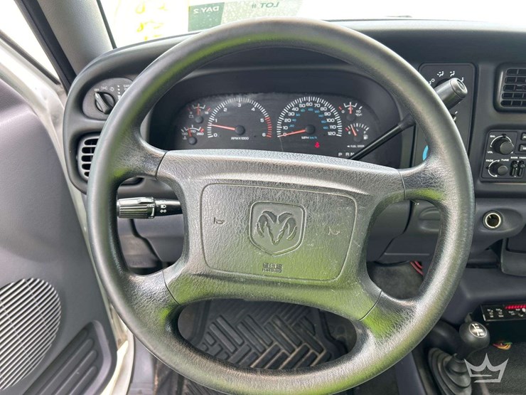 2001-dodge-ram-1500-image-16