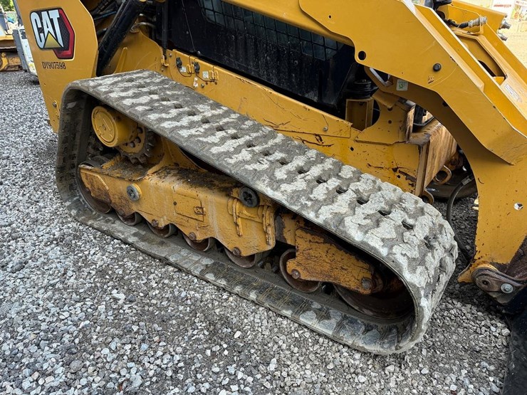 2022-caterpillar-299d3-image-12