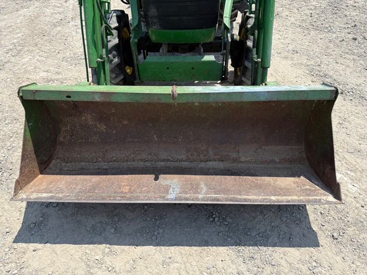 2000-john-deere-4200-image-11