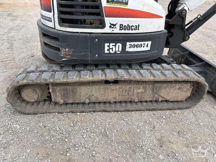 2019-bobcat-e50-mini-excavator-image-25