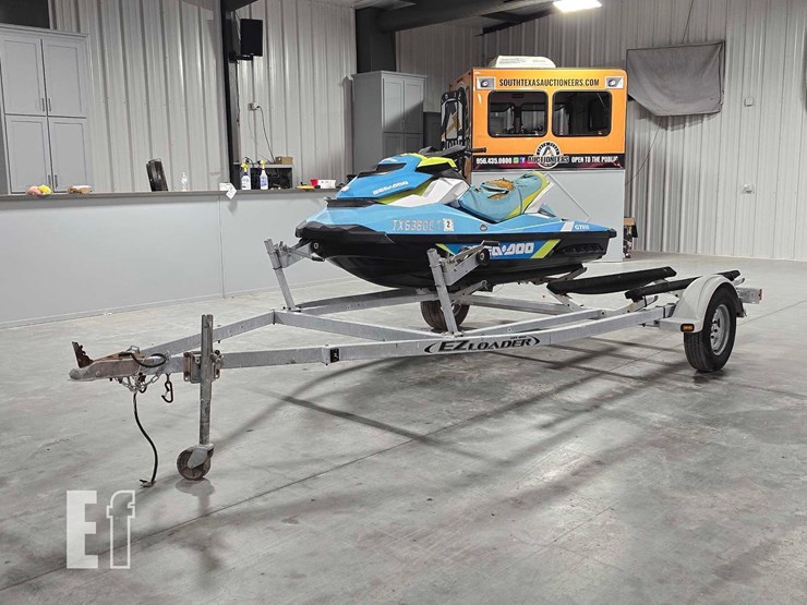 sea-doo-gti-se-155-jet-ski-image-1
