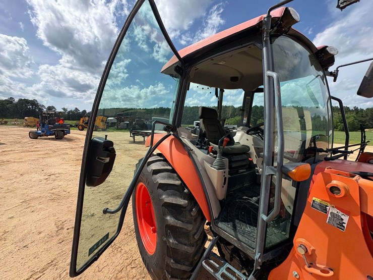 2014-kubota-m6060-image-17