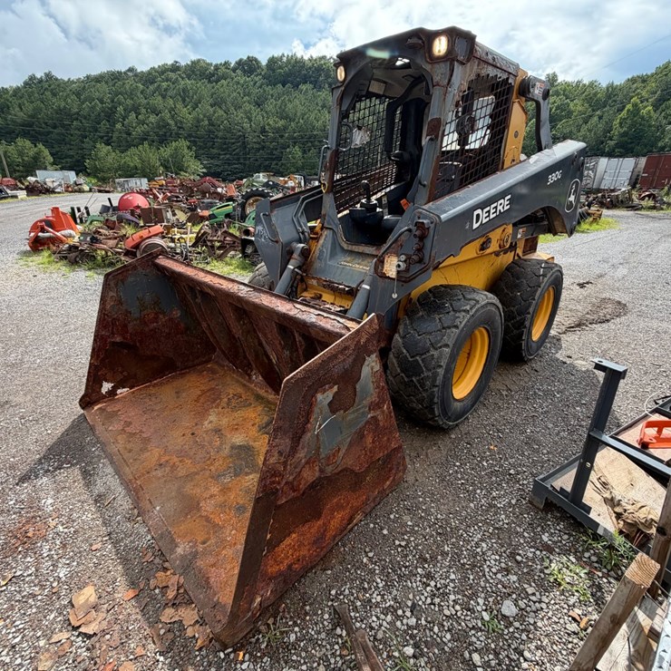 2021 DEERE 330G