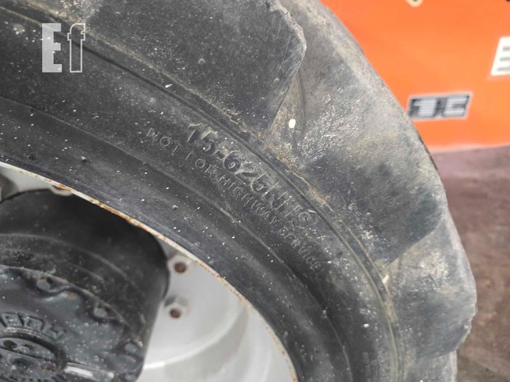 2016-jlg-800aj-image-26