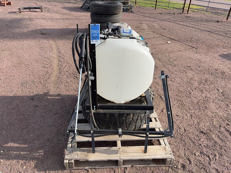 master-manufacturing-utv-sprayer-image-2