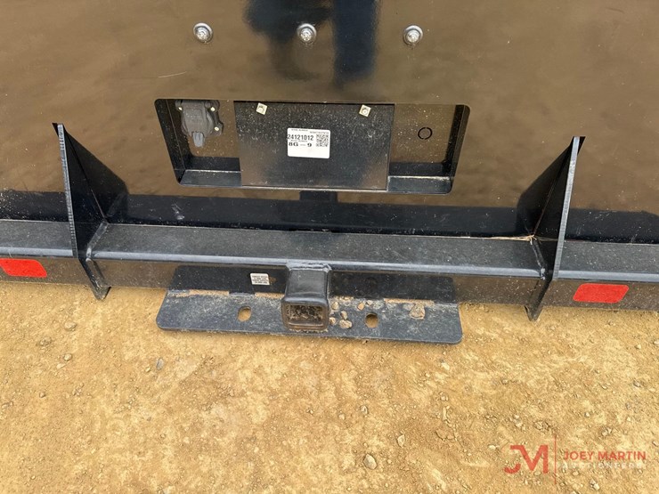 bedrock-8g-9-skirted-flat-bed-image-9