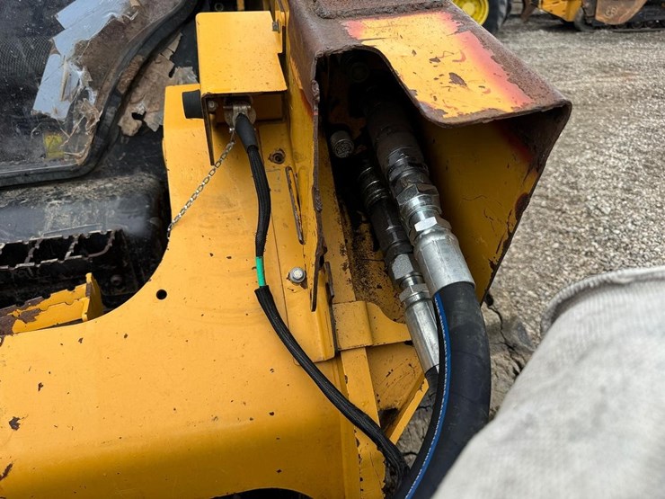 2020-caterpillar-299d3-xe-image-13