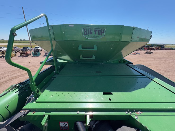 2015-john-deere-s680-image-42
