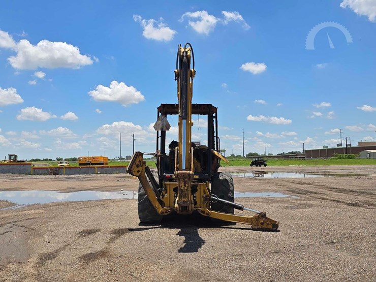 2018-caterpillar-420f2-it-image-8