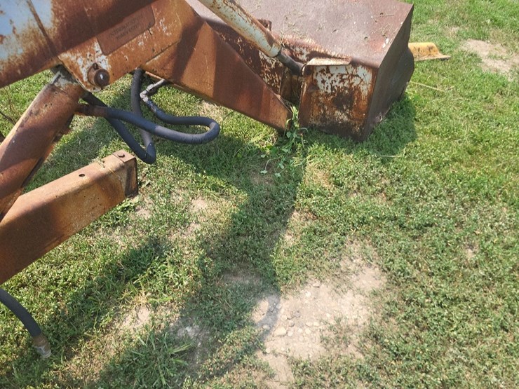 international-2000-loader-w/66"-bucket-and-mounting-brackets-image-21