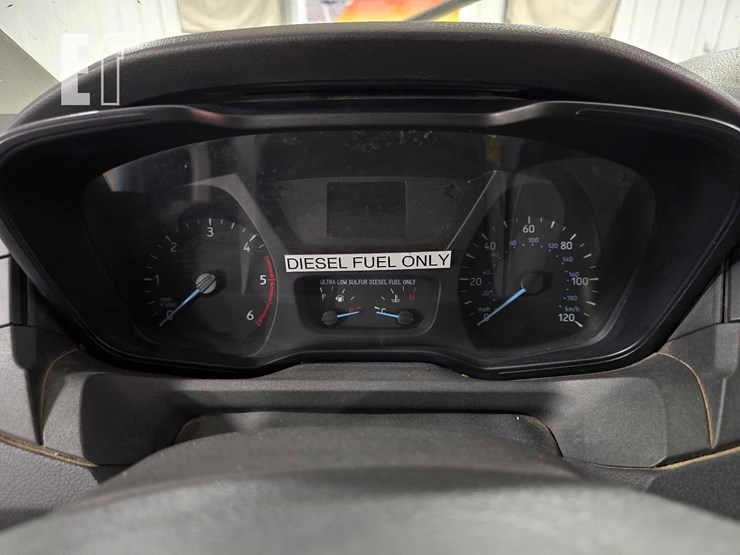 2015-ford-transit-image-12