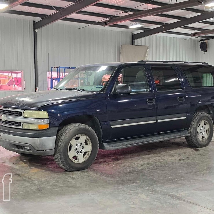 2004 CHEVROLET SUBURBAN