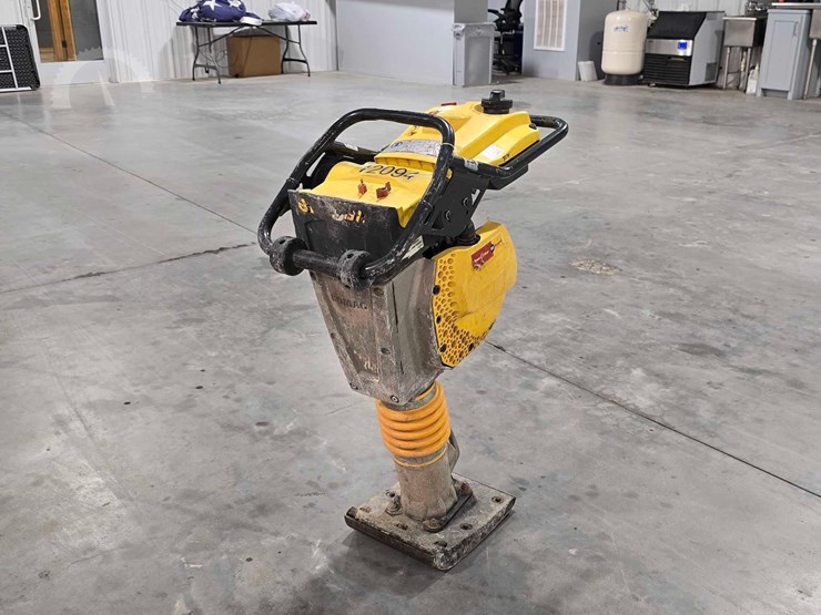 2014-bomag-bt60-image-1